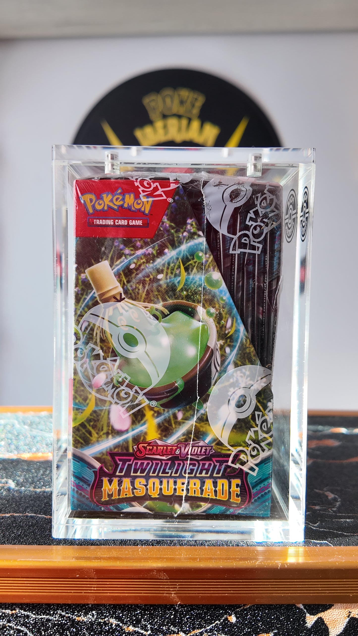 Booster Box Twilight Masquerade sellada , Ingles +acrílico