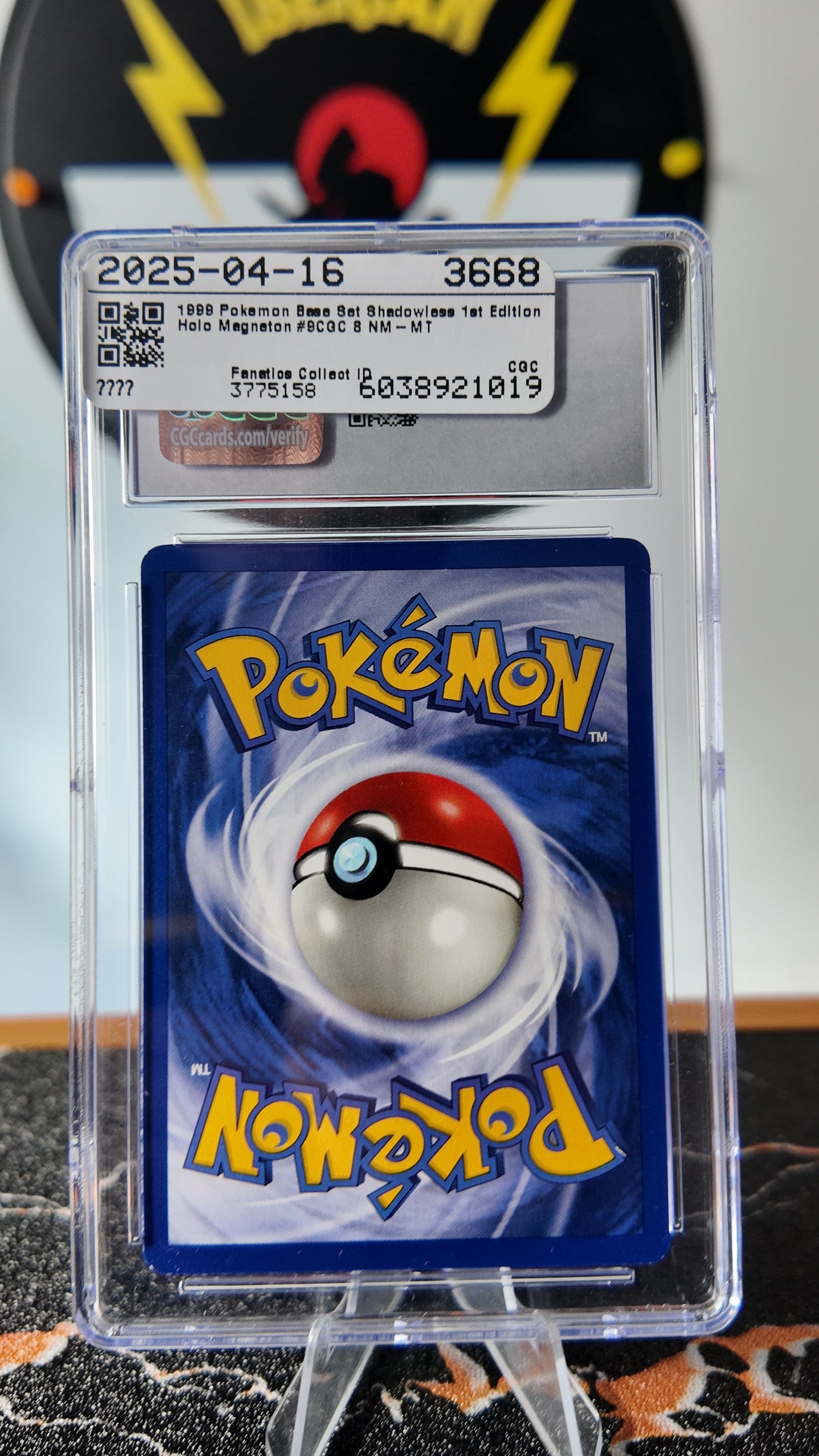 Magneton Base set , 1a edición , Shadowless CGC 8