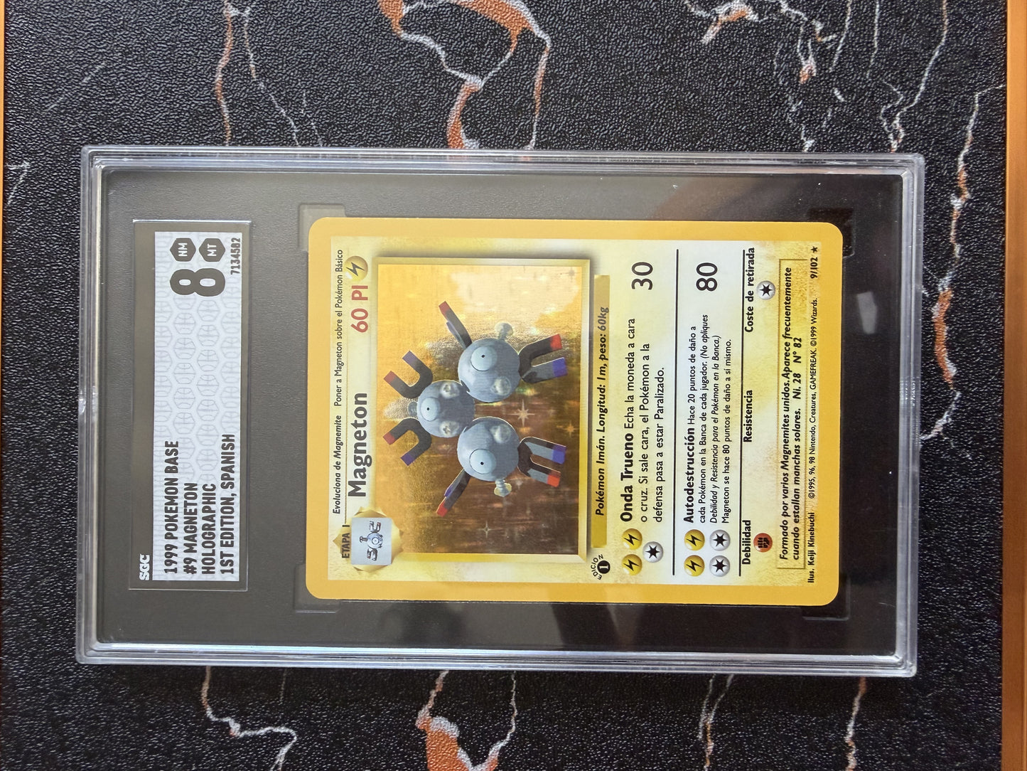 Magneton Base Set Holo 1ª Edición, Español, SGC 8 - foto original sin procesar