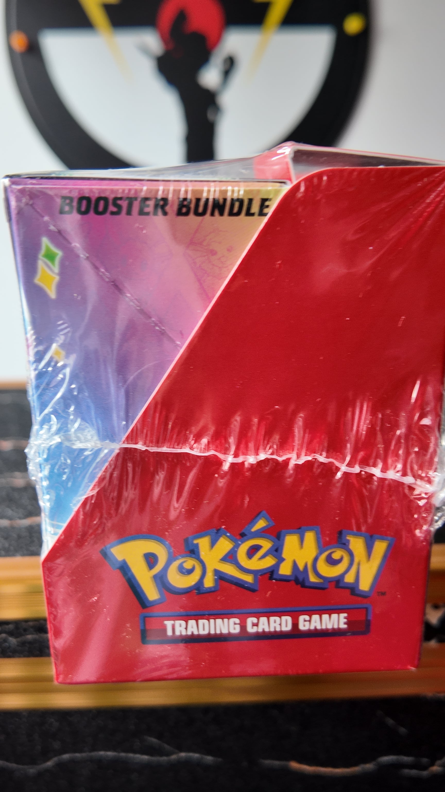 Caja combo exclusiva de venta en USA ,Surprise Box + Bundle Prismatic Evolutions( 10 sobres en total) , Ingles