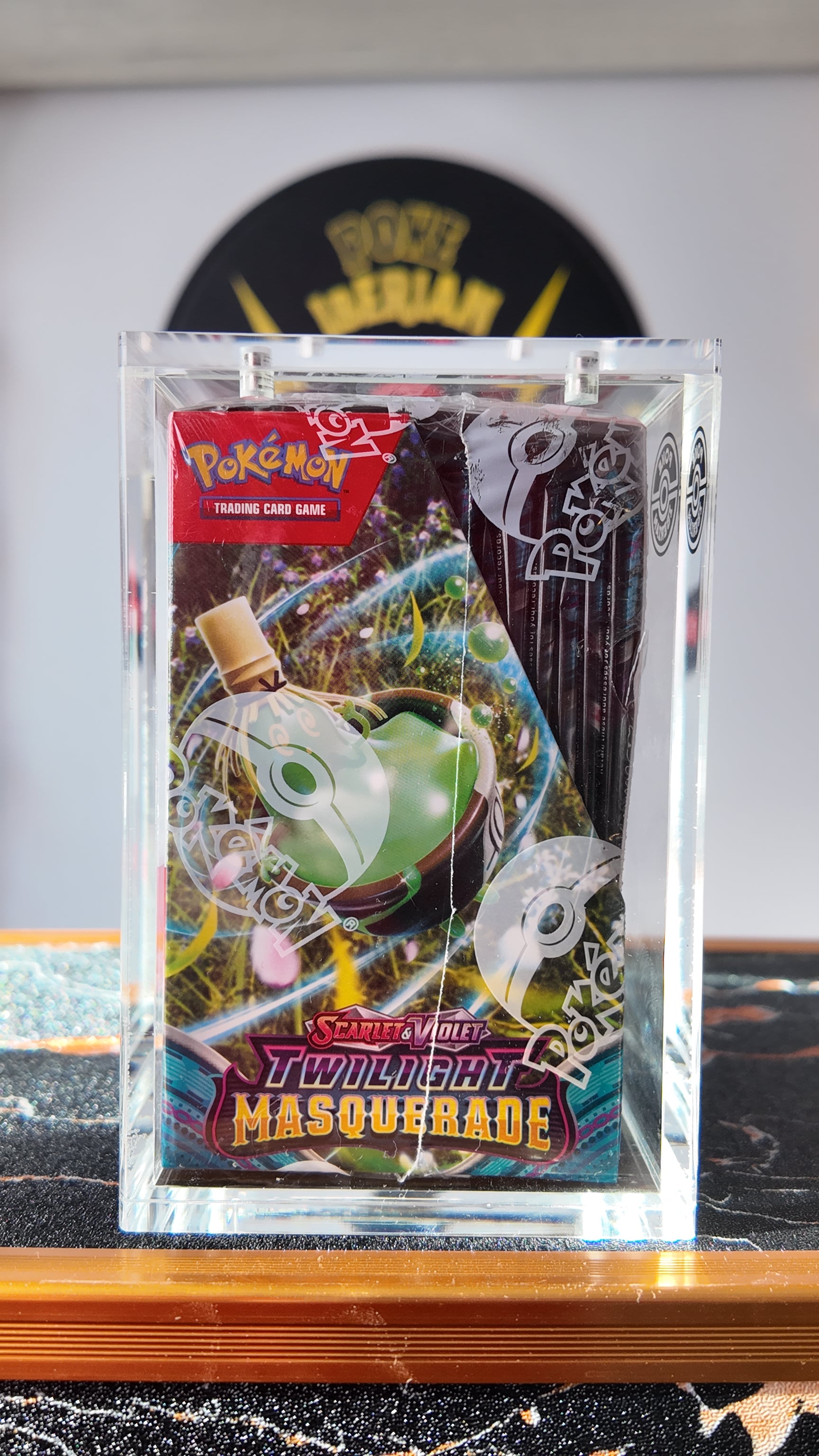Booster Box Twilight Masquerade sellada , Ingles +acrílico