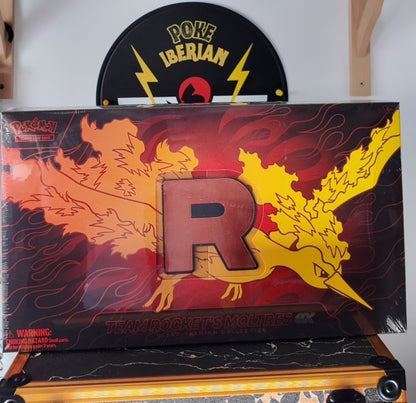 UPC Moltres del Team Rocket , Ingles