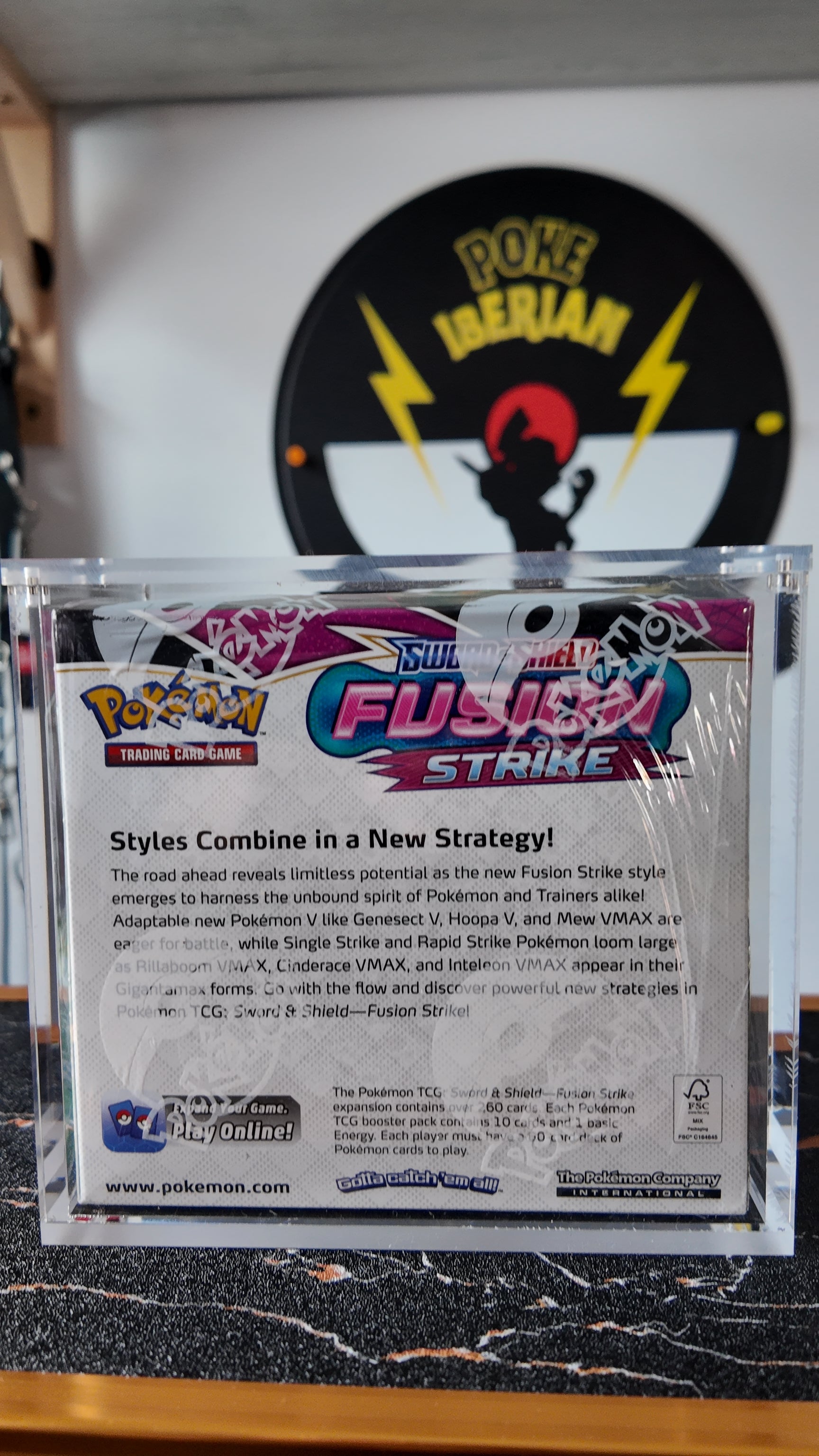 Booster Box Fusión Strike +Acrílico , Ingles